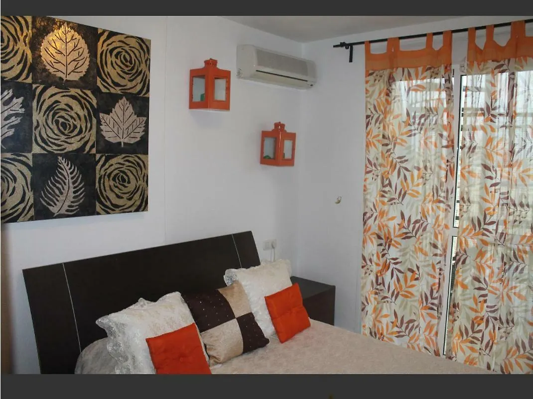 Ático 3 habitaciones Benalmadena Costa con jacuzzi y barbacoa privado